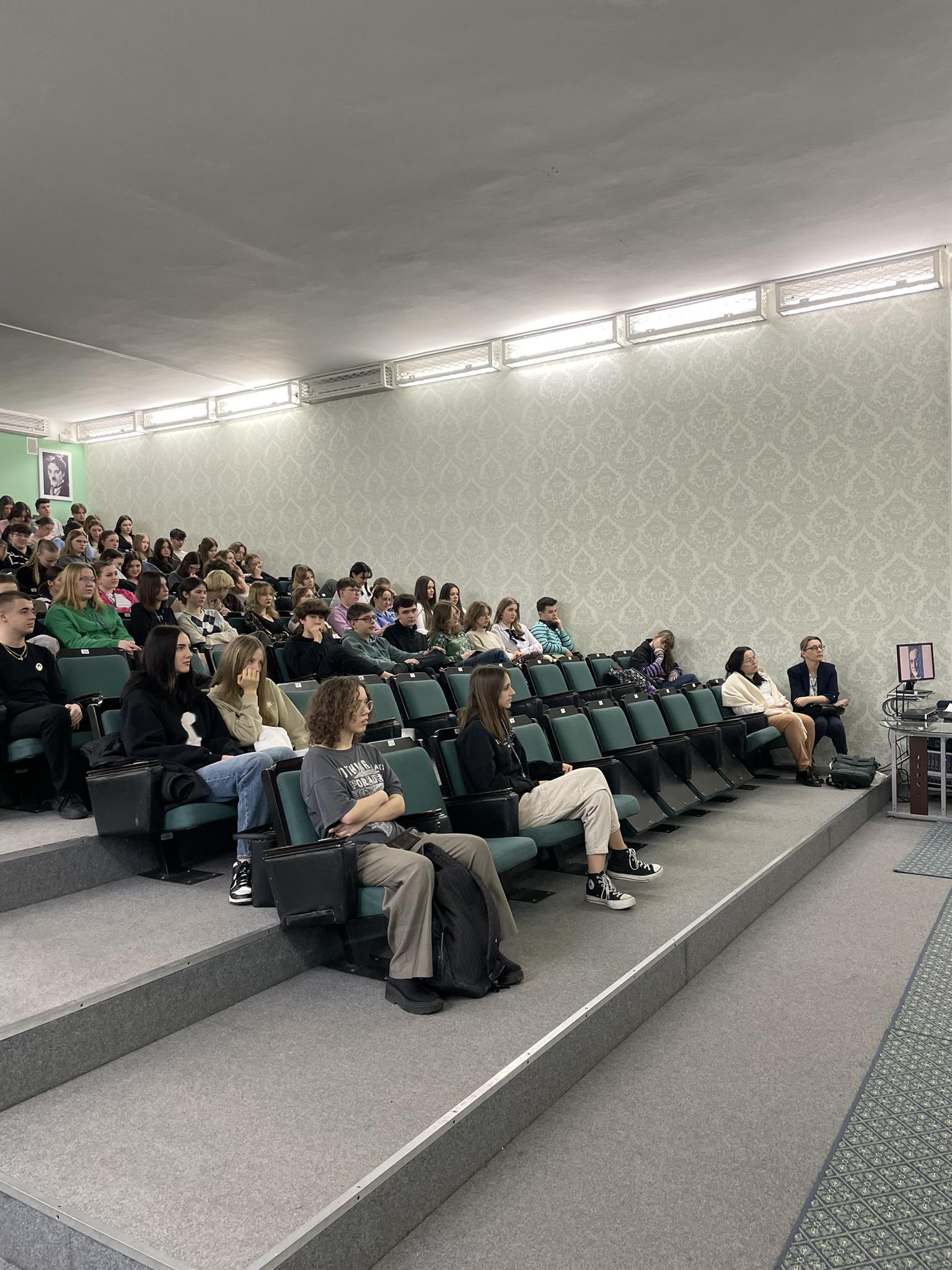 Zdjęcie Święto Liczby Pi 2024 (7)68d24cd3-accd-4131-a467-e936059e66dd.jpg w galerii Dzień Liczby Pi w II LO